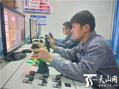 投用機(jī)器人 新疆成為全國(guó)電石行業(yè)領(lǐng)跑者